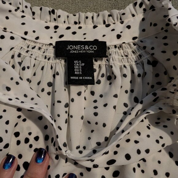 White and Black polka-dot blouse - Picture 2 of 3